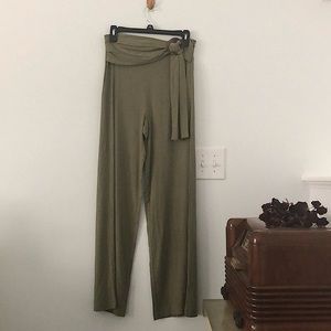 Wide leg pants